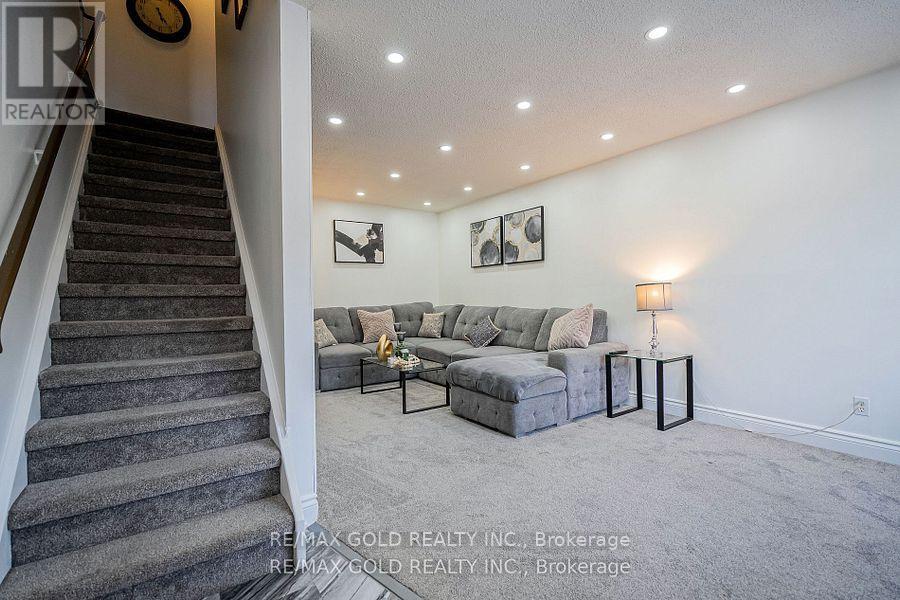 4 - 445 PIONEER DRIVE
