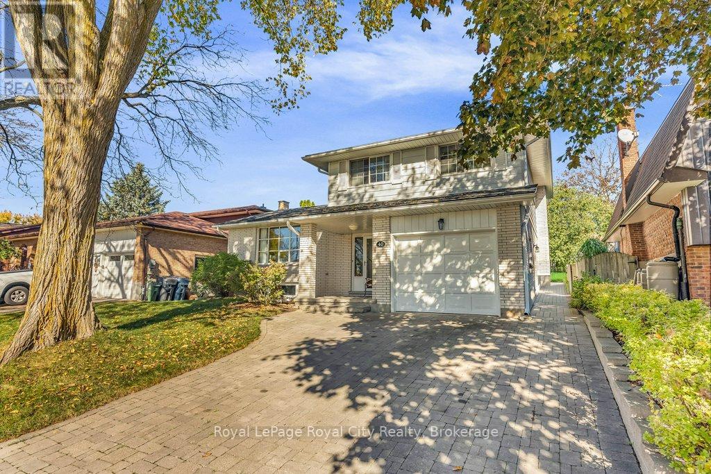 40 KEATS CRESCENT