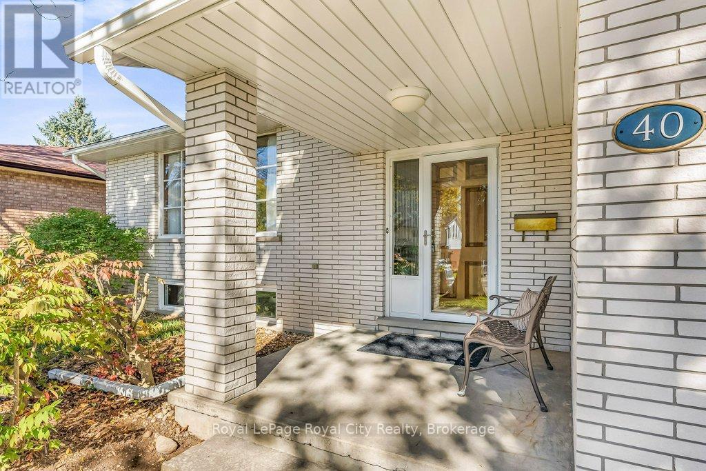 40 KEATS CRESCENT