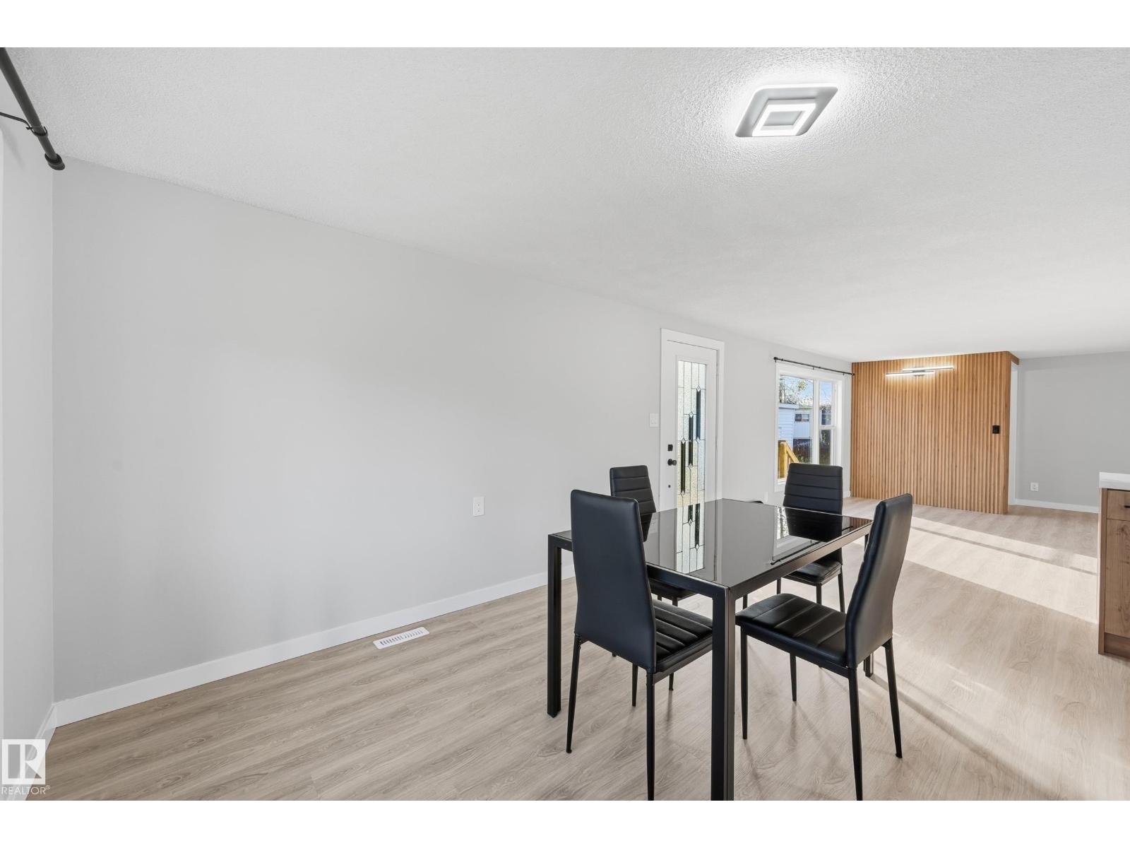 2 Cliff CR NW