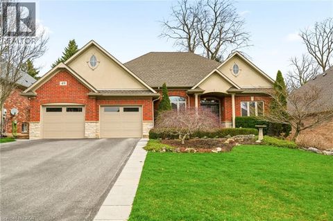 49 ROCKCLIFFE Road Waterdown ON L9H7H5