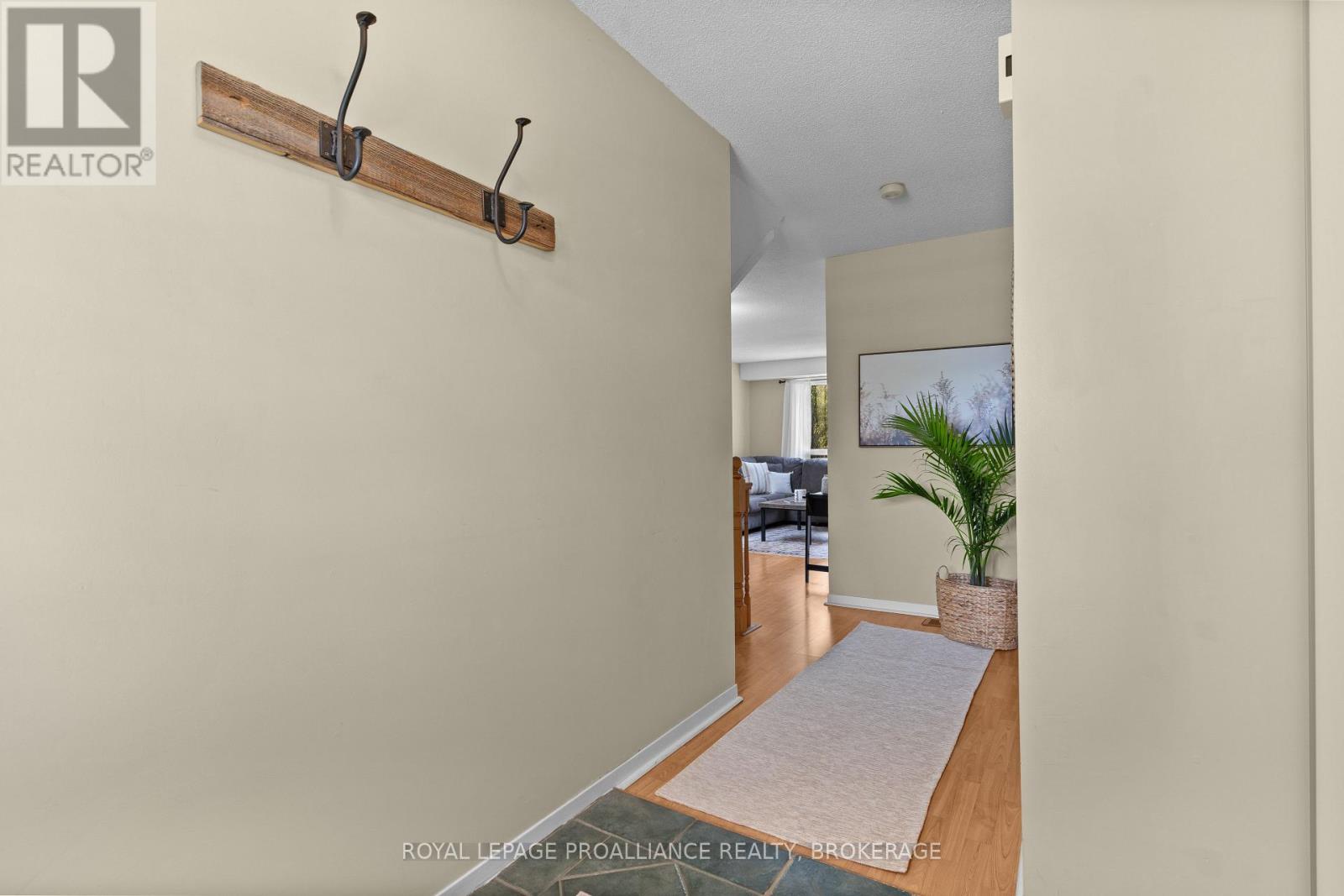 105 DAVEY CRESCENT