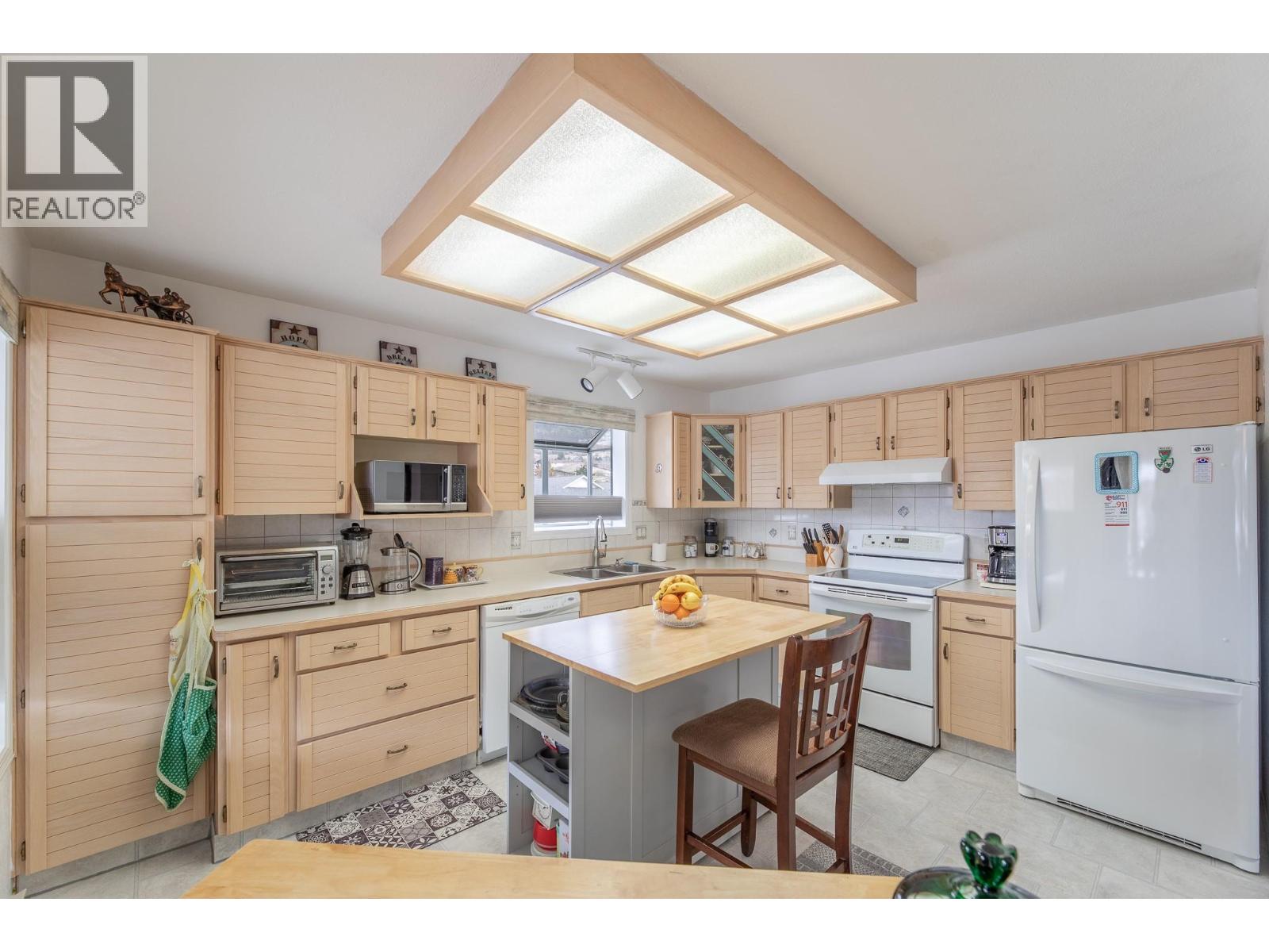 62 DAUPHIN Avenue Unit# 202