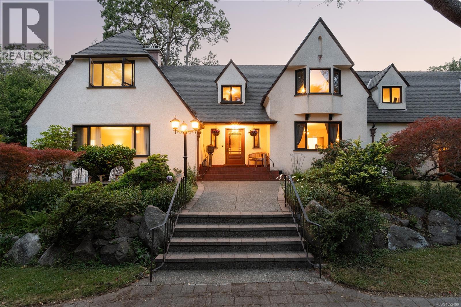 3290 Upper Terrace Rd