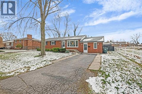 310 SUPERIOR LaSalle ON N9J1H8