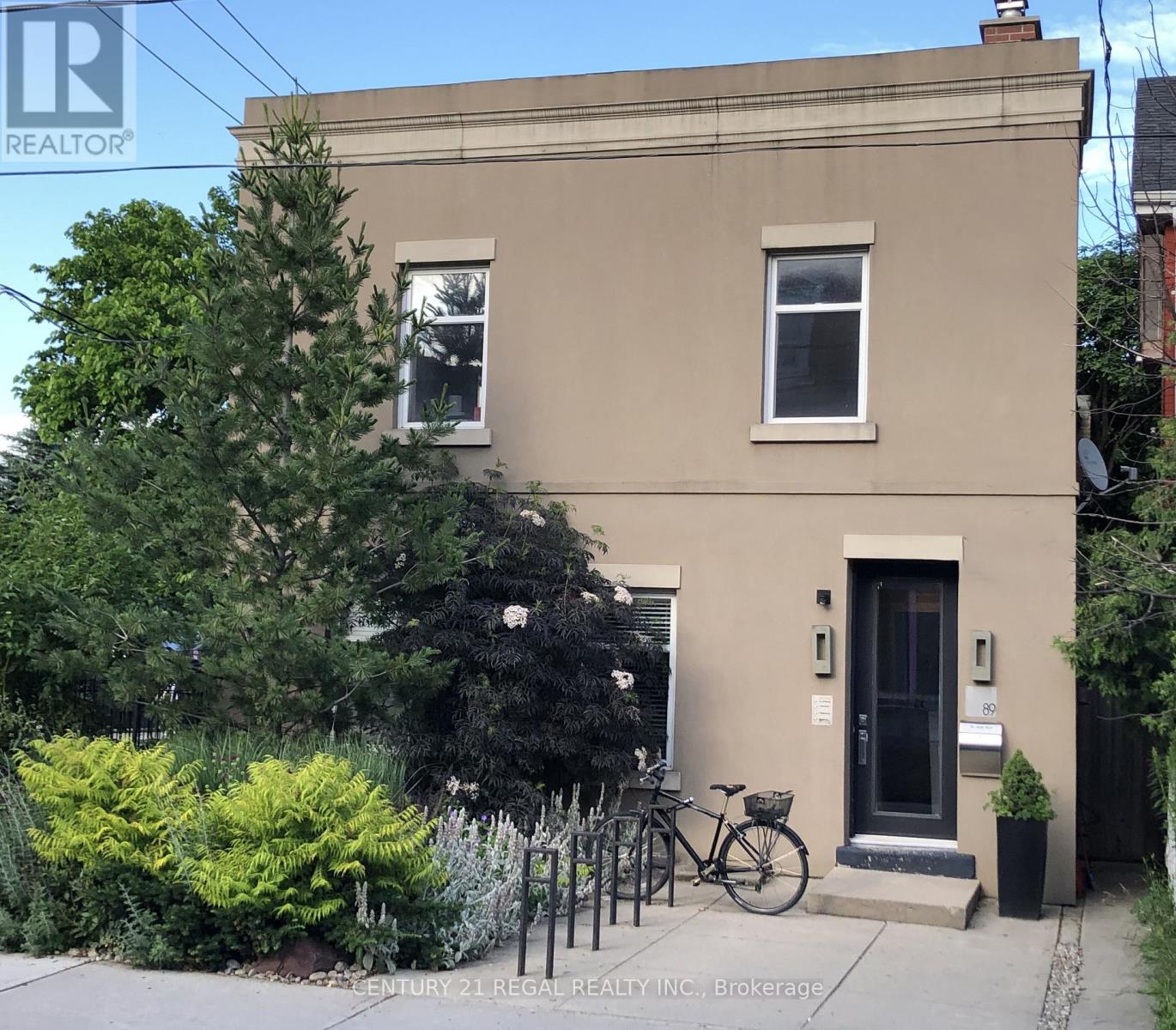 3 - 89 GLADSTONE AVENUE