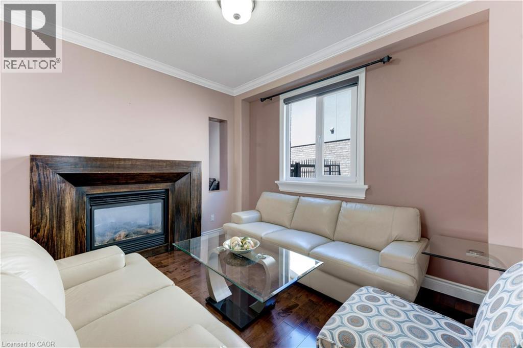 437 BEAUMONT Crescent