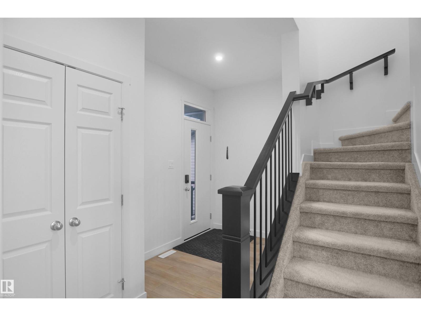 7216 182 AV NW