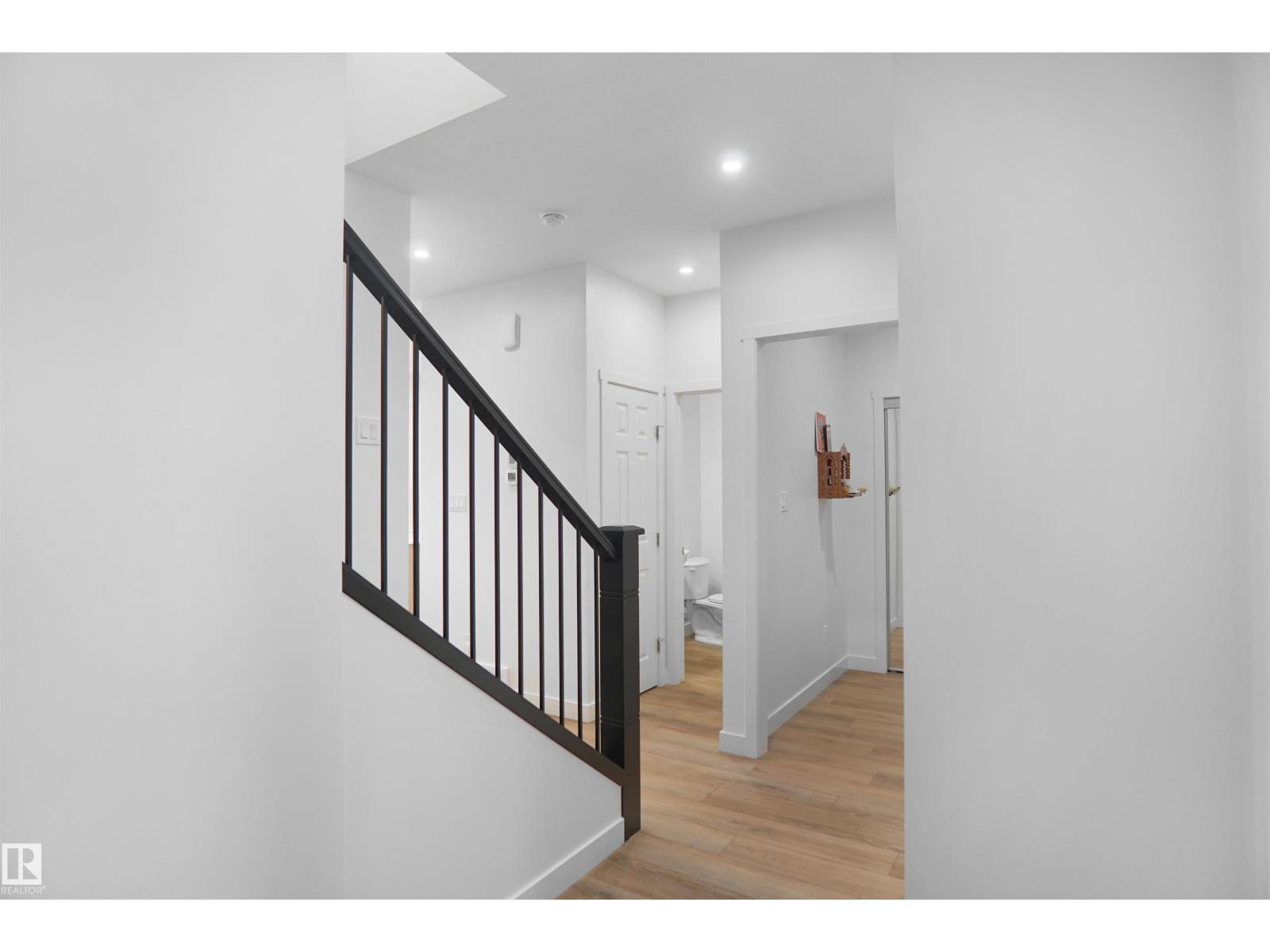 7216 182 AV NW