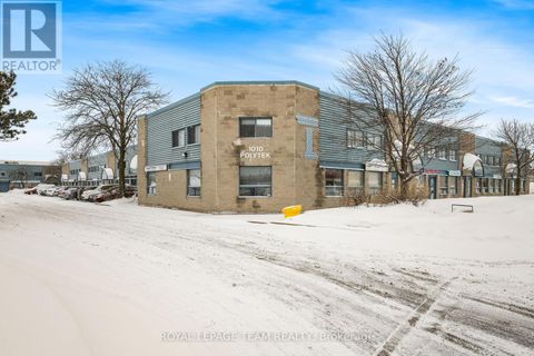 33 - 1010 POLYTEK STREET Ottawa ON K1J9J2