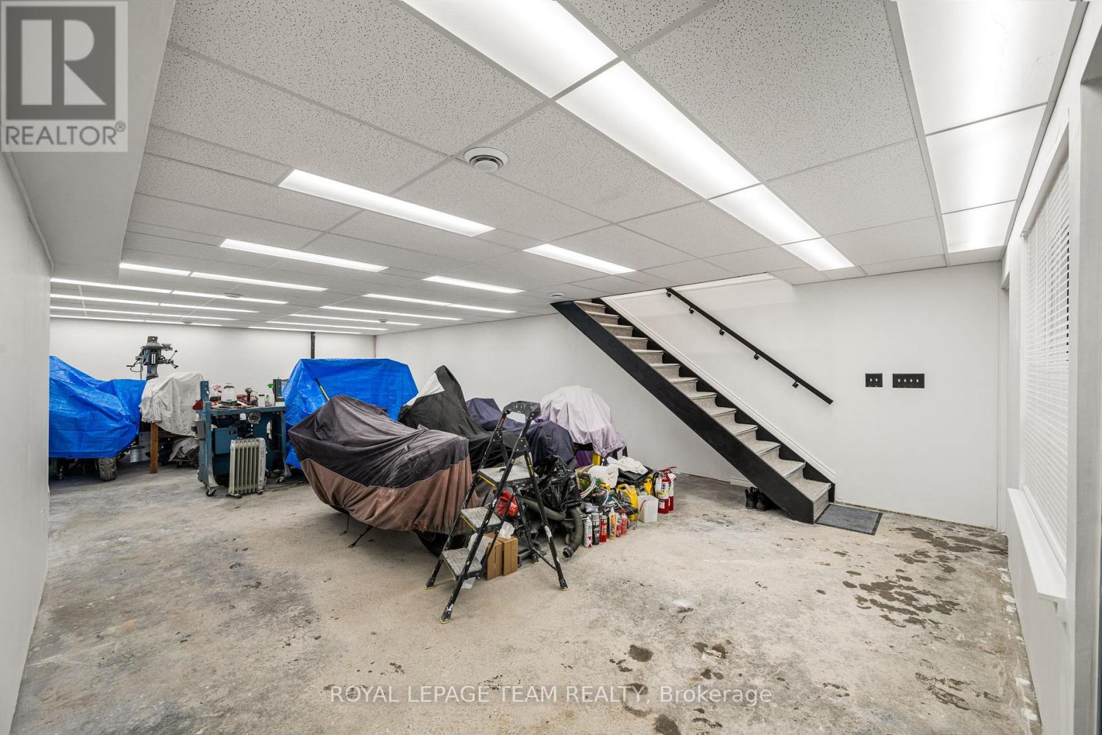 33 - 1010 POLYTEK STREET