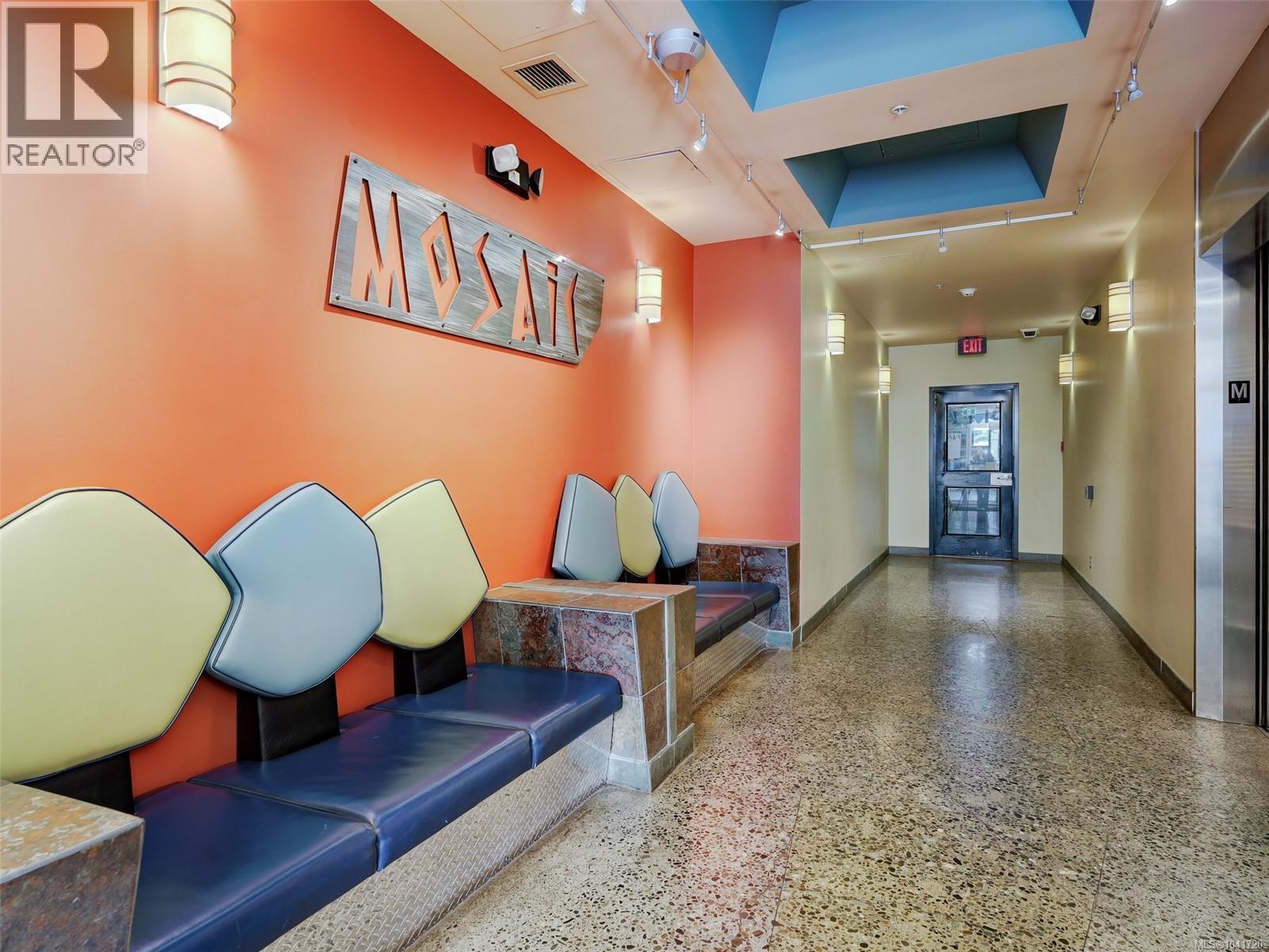 315 1061 Fort St