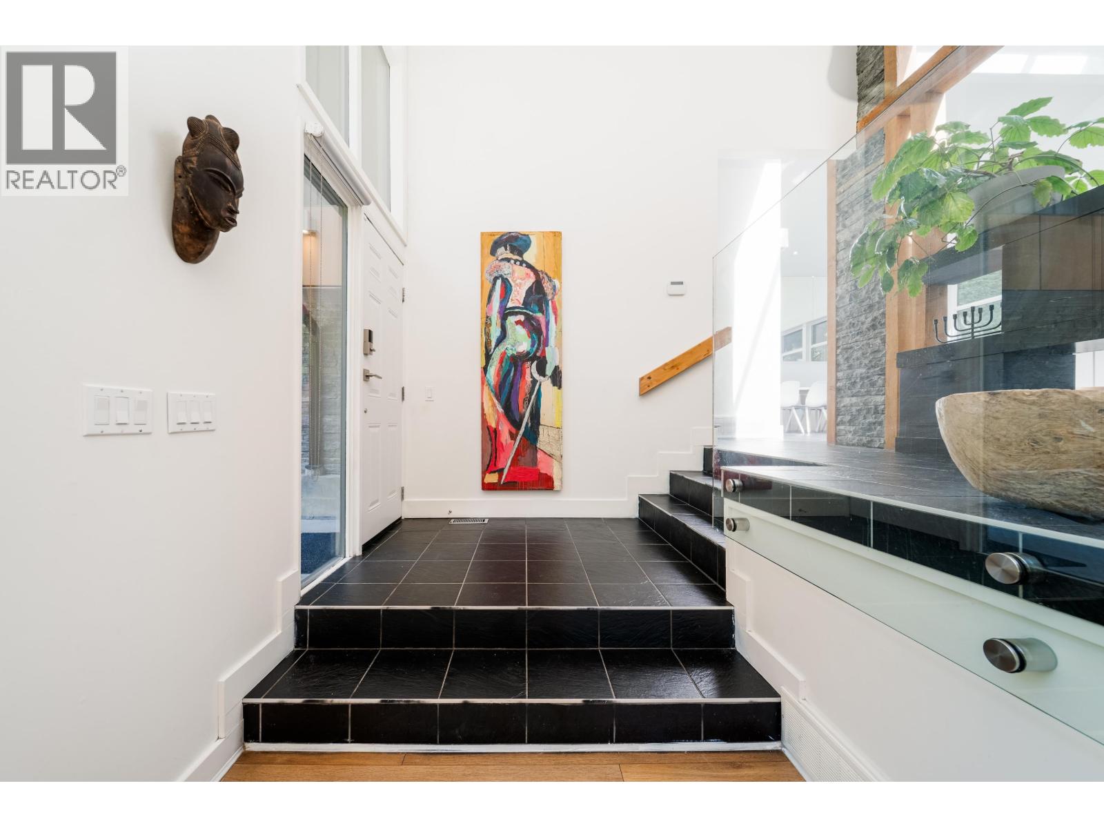 3985 BAYRIDGE AVENUE