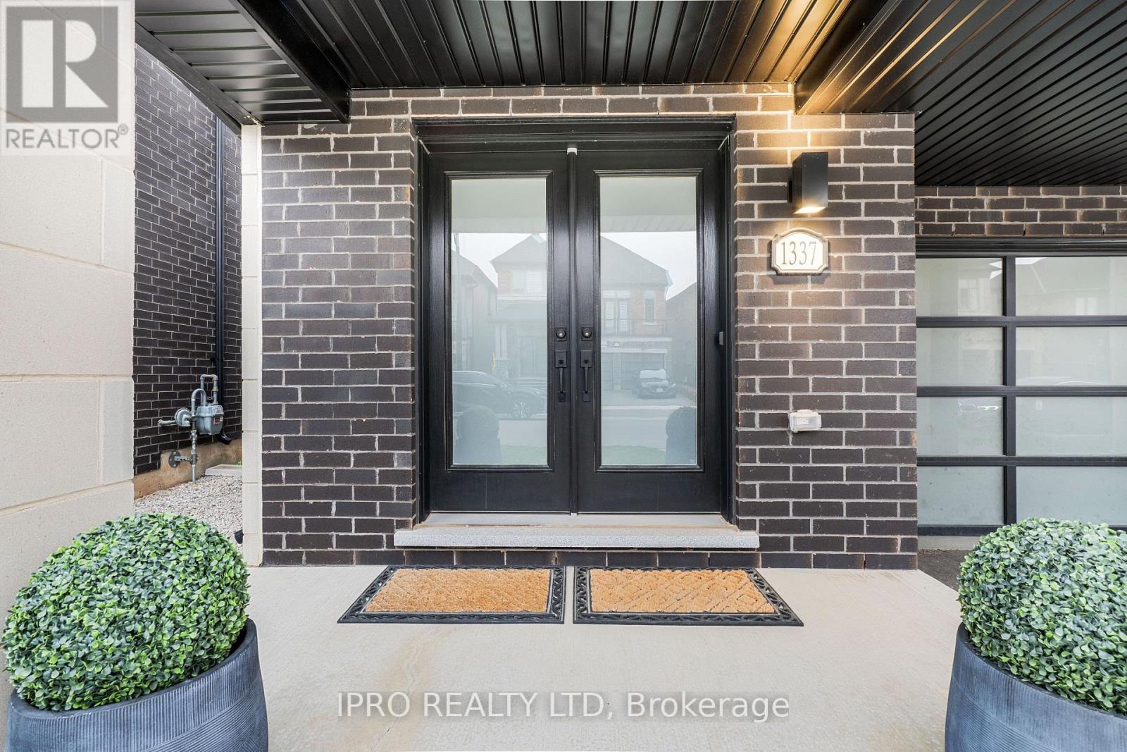 1337 CLARRIAGE COURT