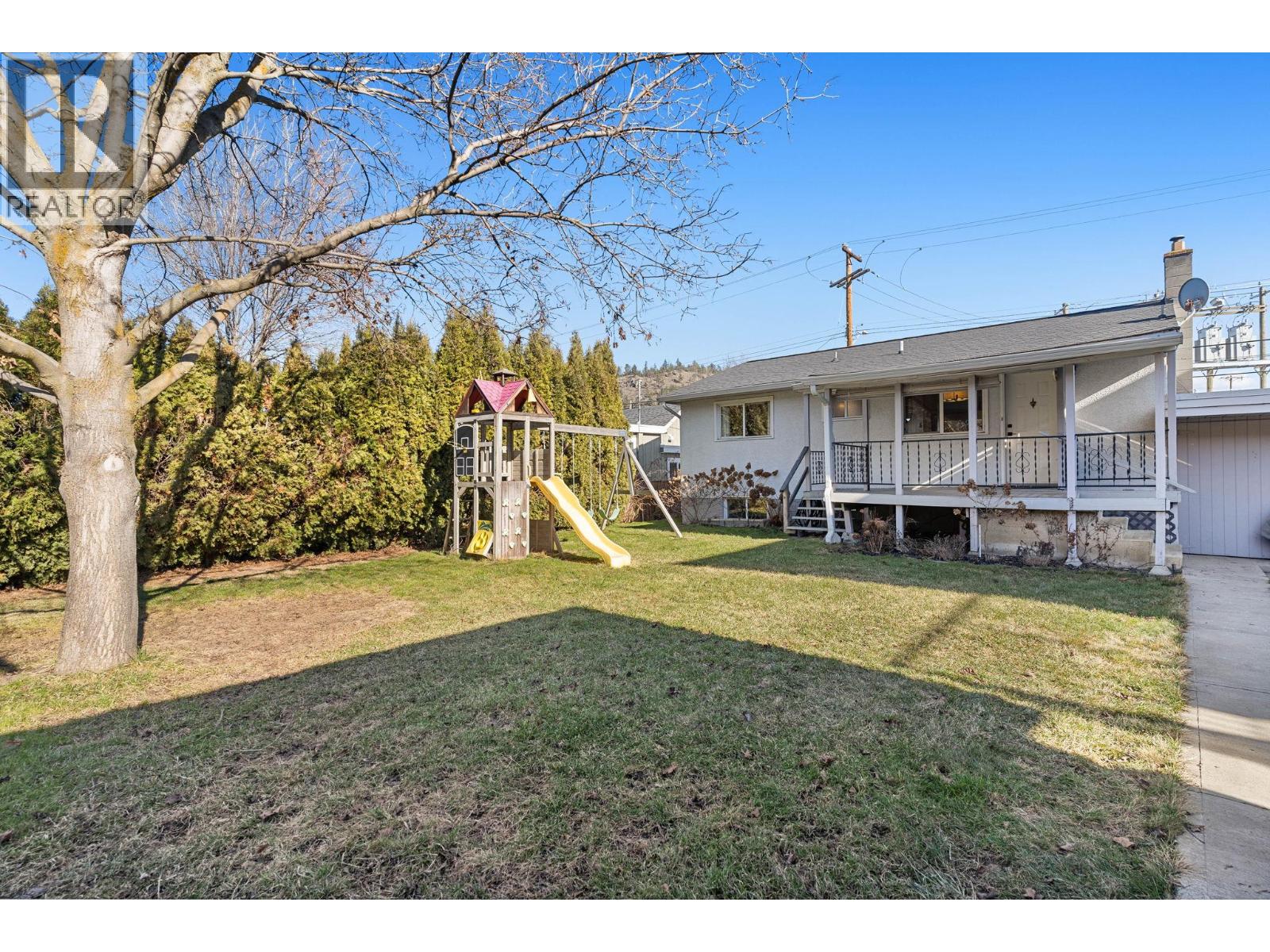 594 Snowsell Street N