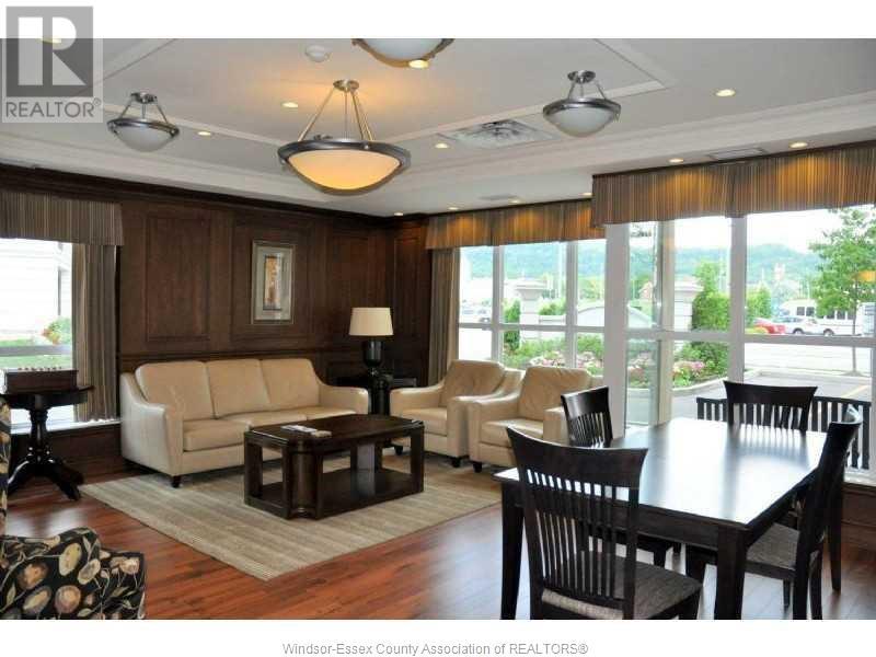1000 Creekside DRIVE