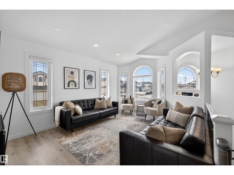 16528 68 ST NW Edmonton AB T5Z3T2