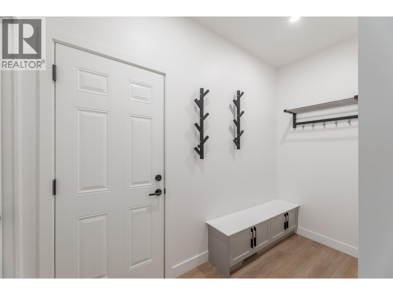 5011 Towgood Place Unit# 105