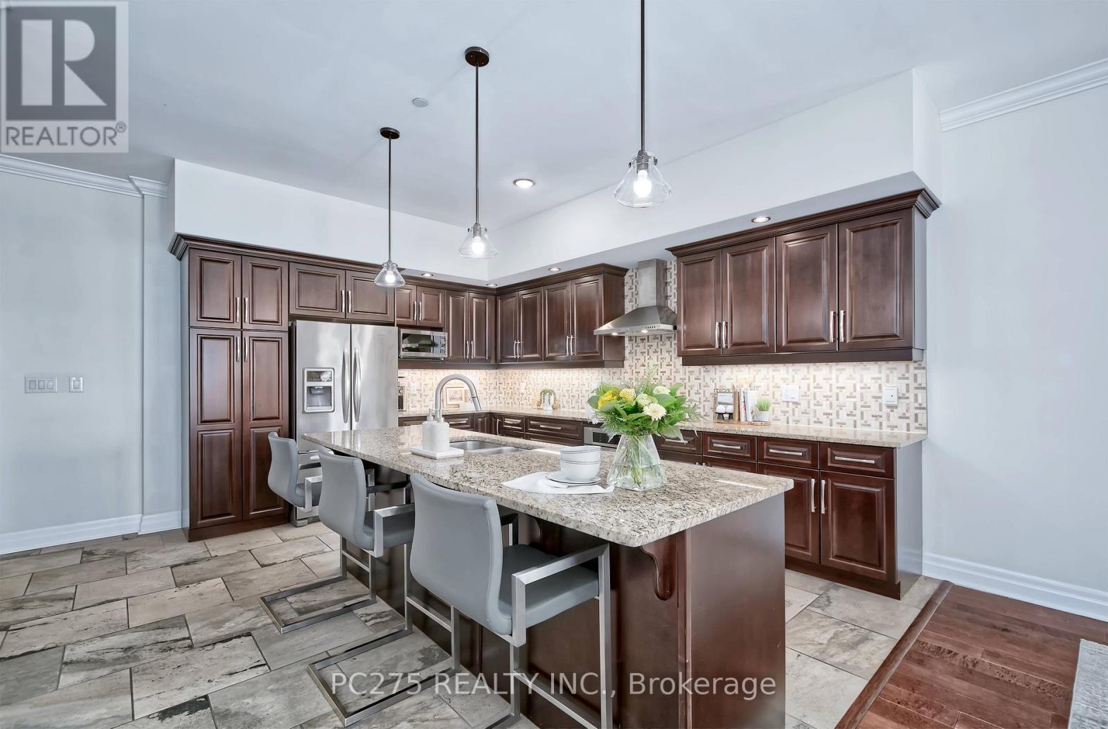 2401 - 330 RIDOUT STREET N