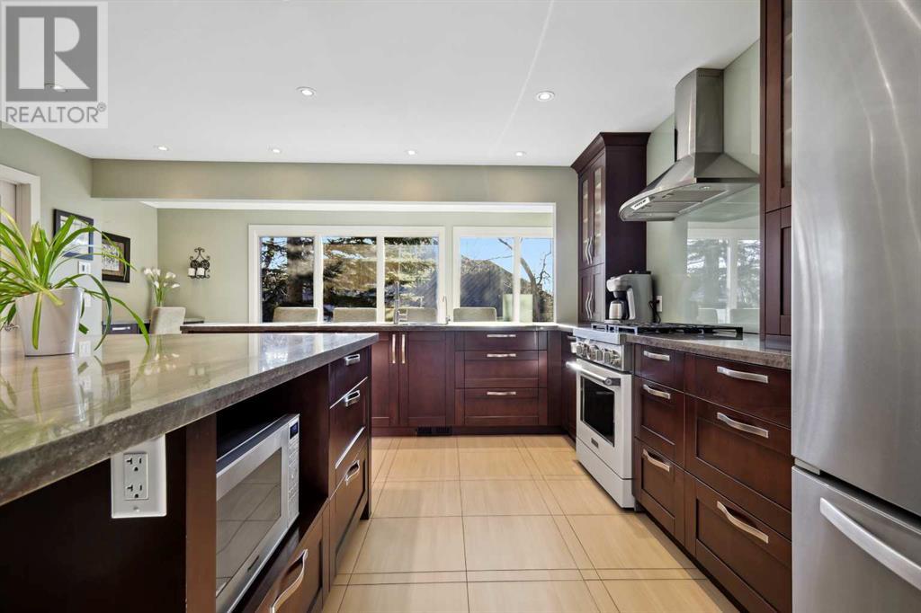 127 Varsity Estates Grove NW