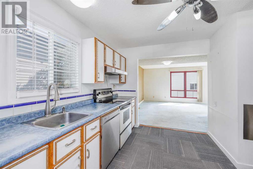 24 Castlebrook Rise NE