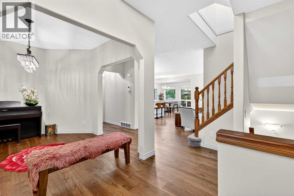 13 Cougar Ridge Circle SW