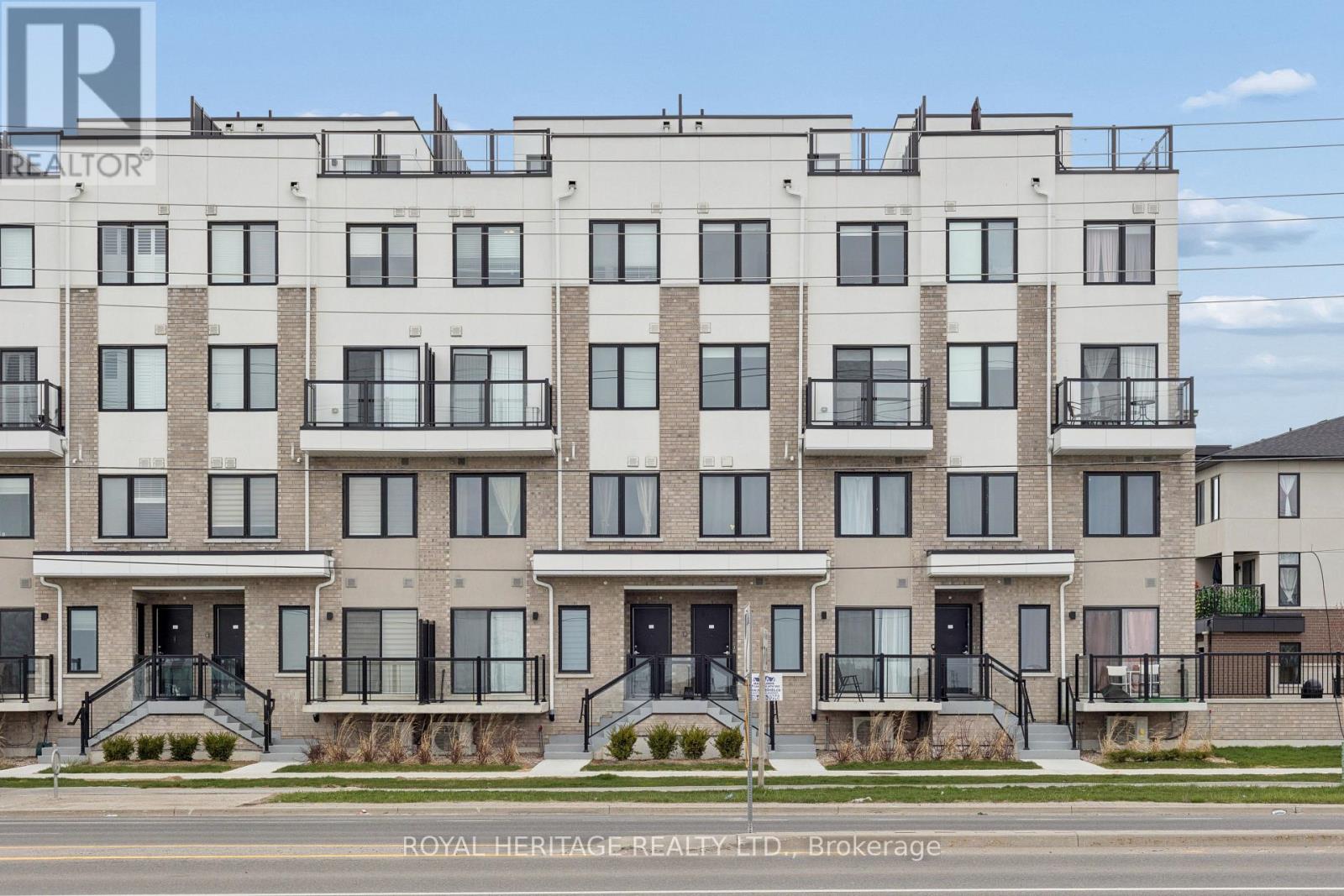 206 - 1695 DERSAN STREET