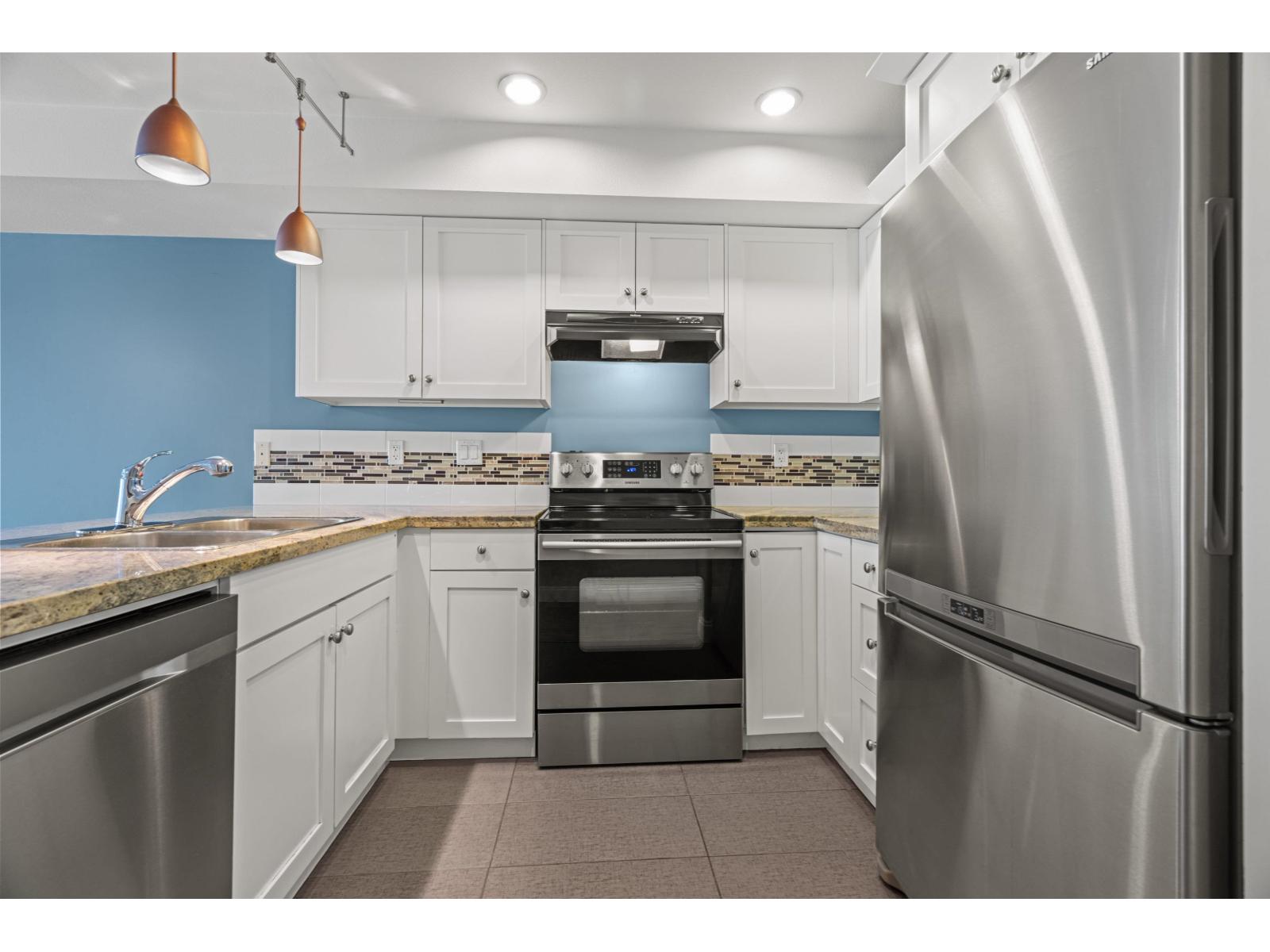 301 45640 ALMA AVENUE|Vedder Crossing