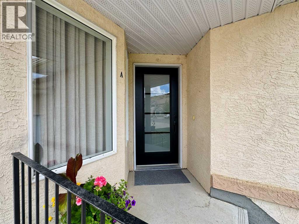 1, 398 Canyon Boulevard W