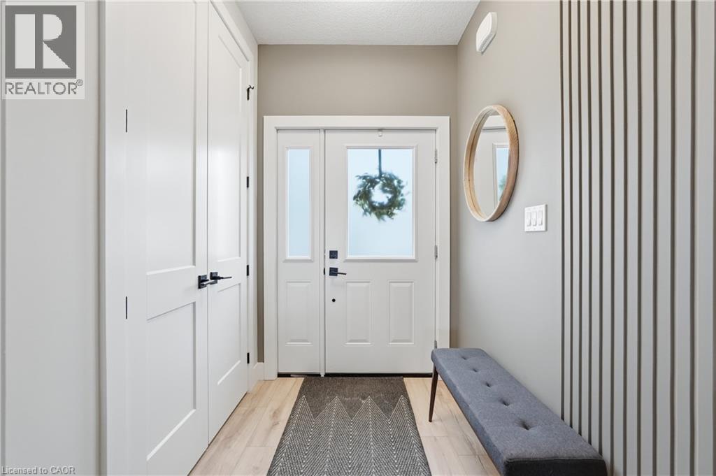 744 NELSON Street W Unit# 4