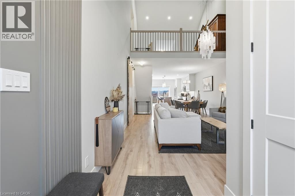744 NELSON Street W Unit# 4