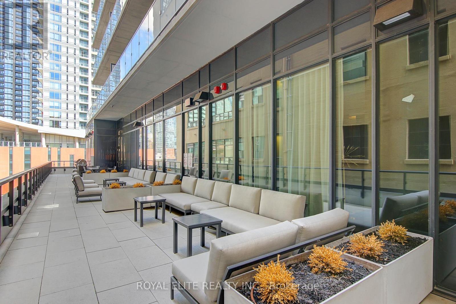 4402 - 87 PETER STREET
