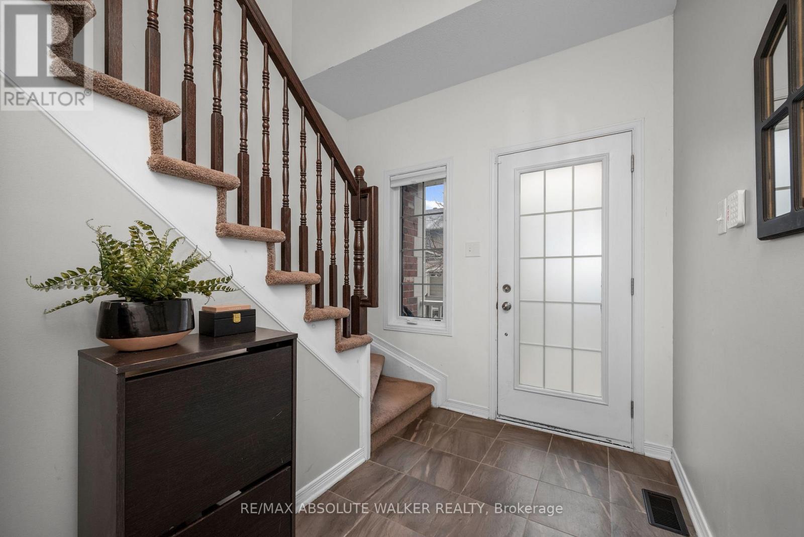 33 DUNDALK PRIVATE