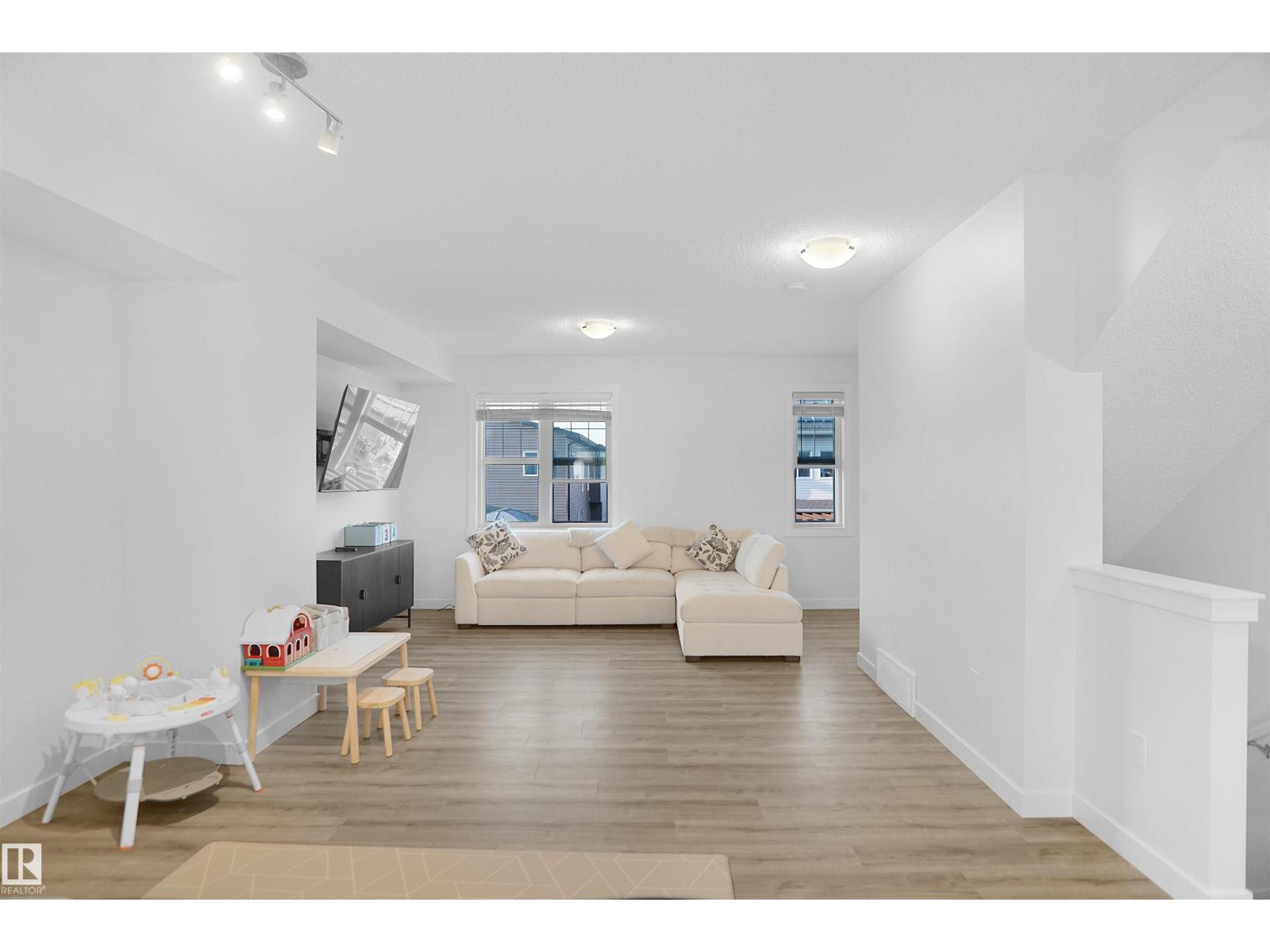 #19 903 CRYSTALLINA NERA WY NW