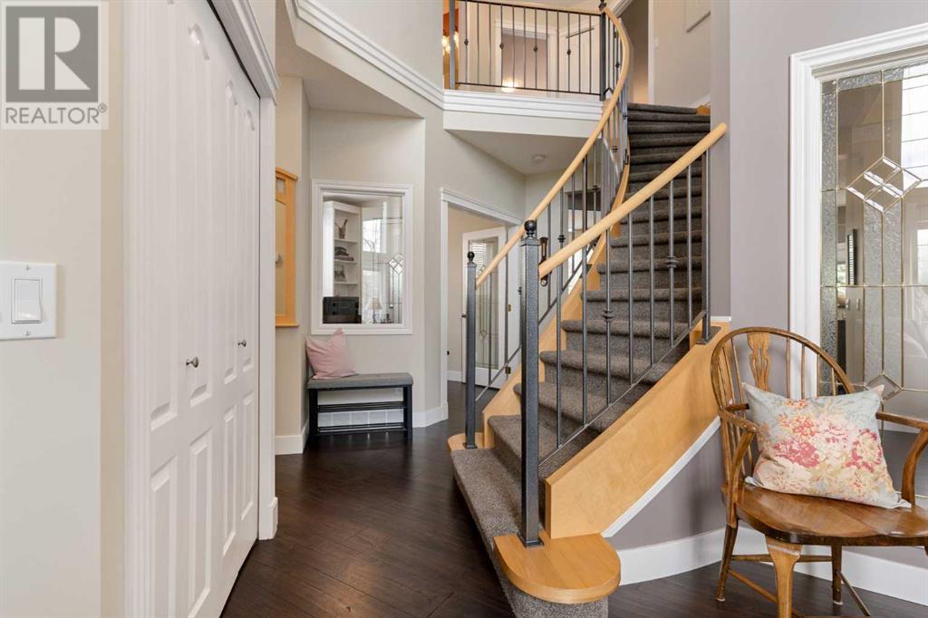 210 Panorama Hills Bay NW