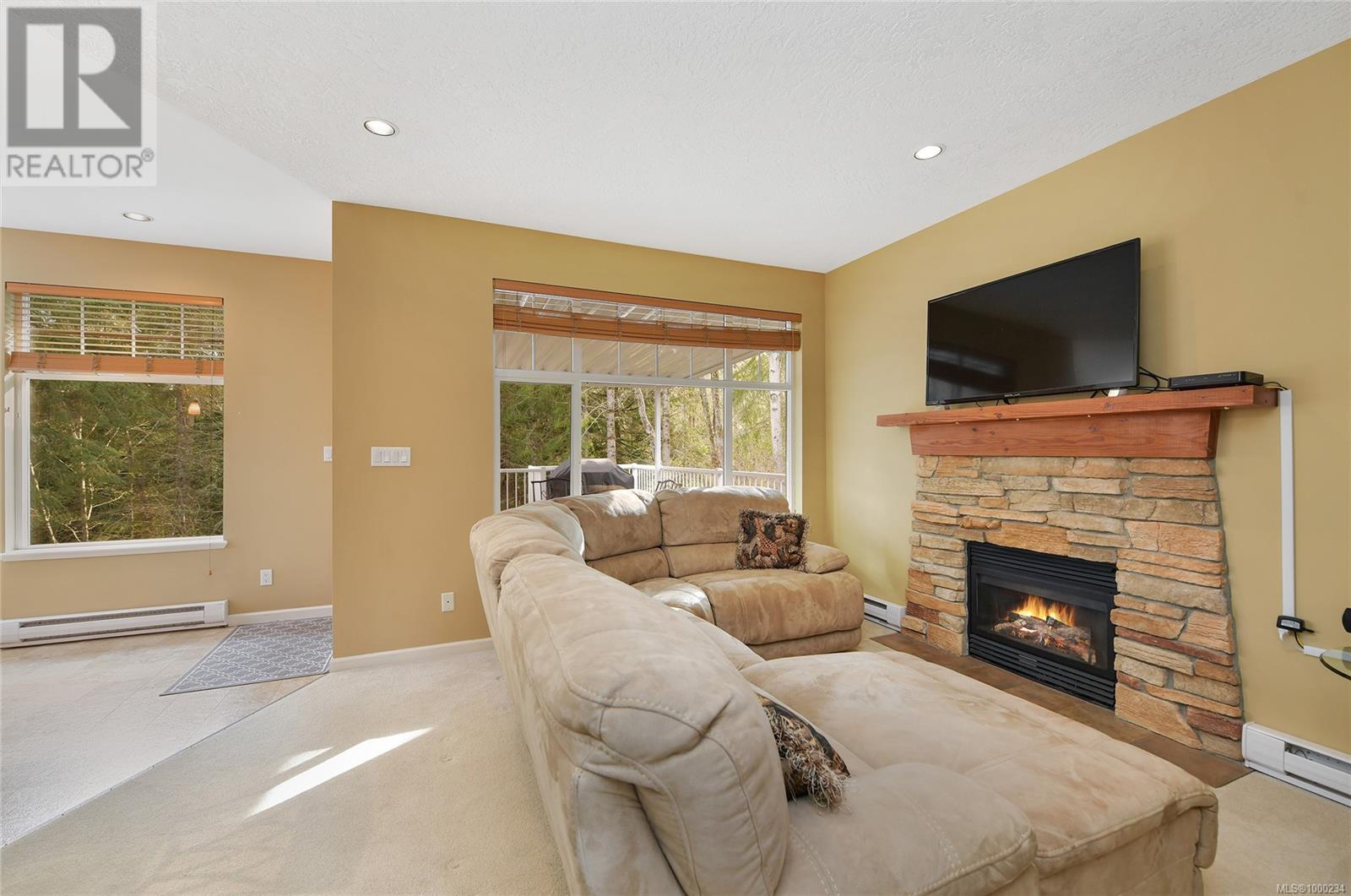 2408 SUNRIVER Way