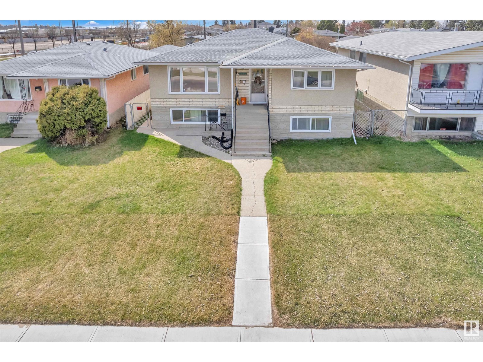 12708 83 ST NW
