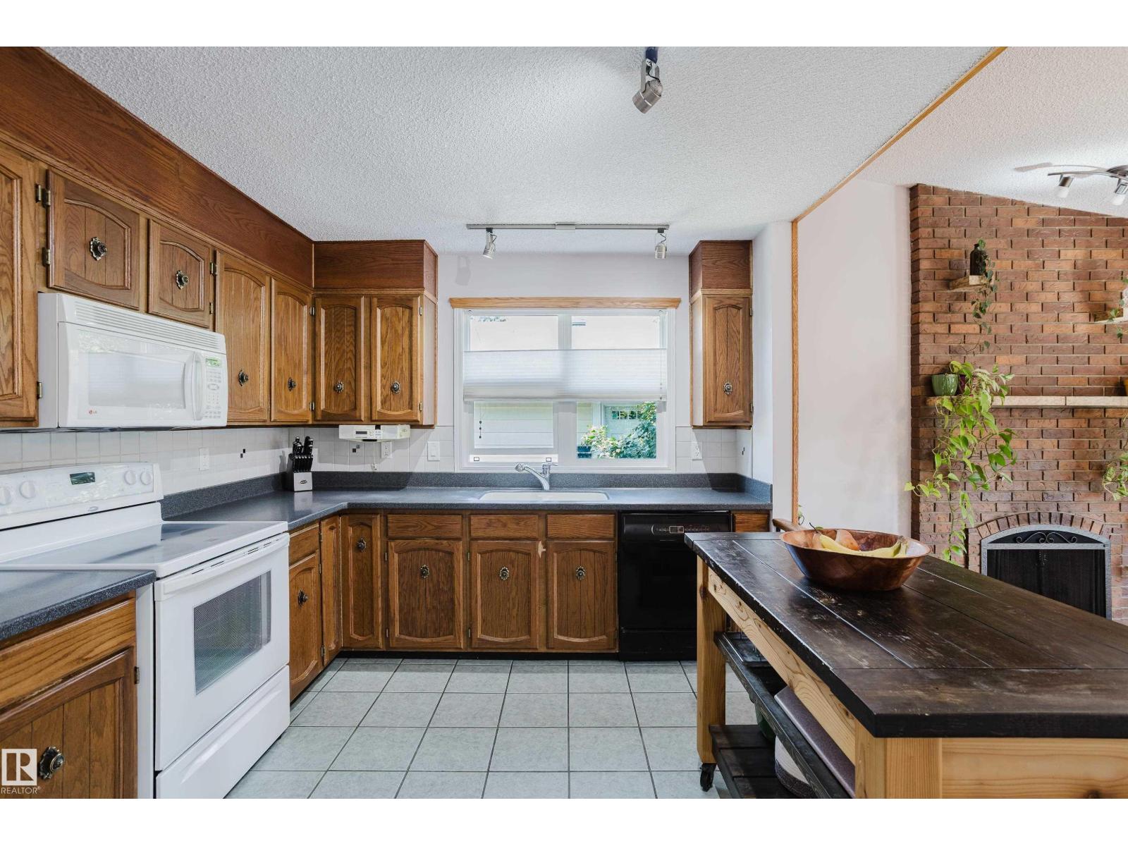 10433 32A AV NW