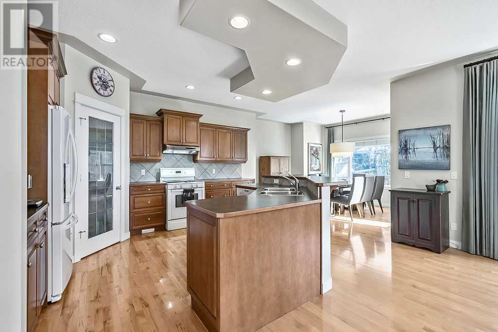 171 Tuscany Ridge Close NW