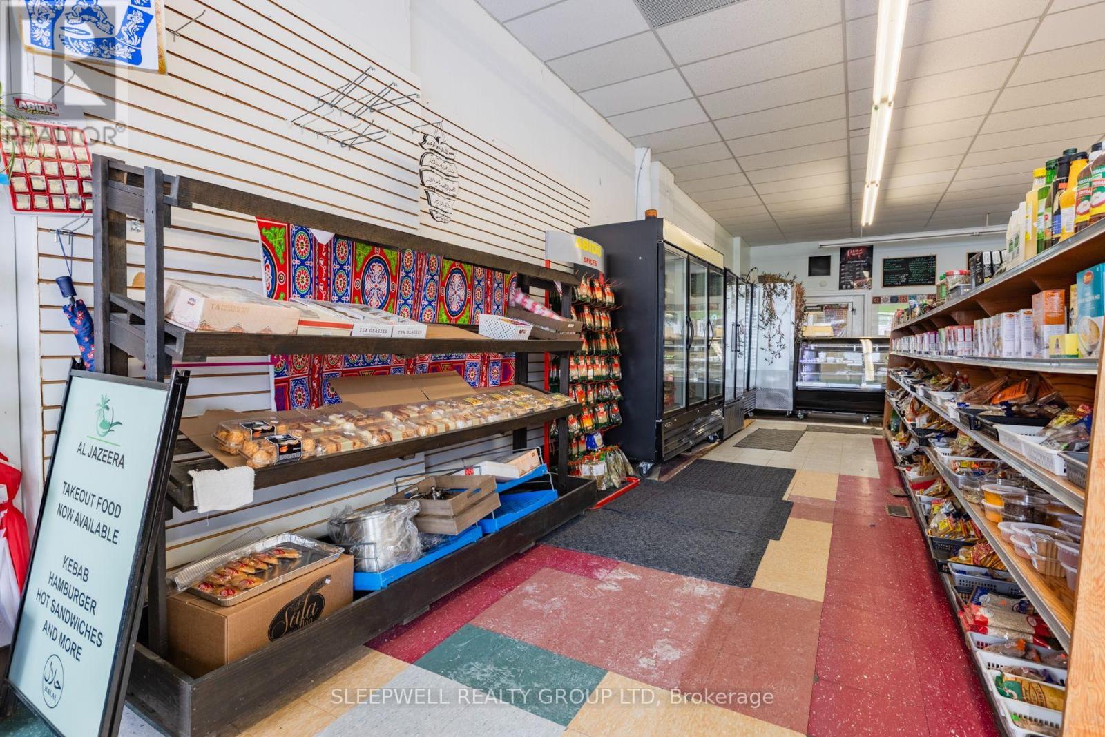 1101 WELLINGTON STREET W