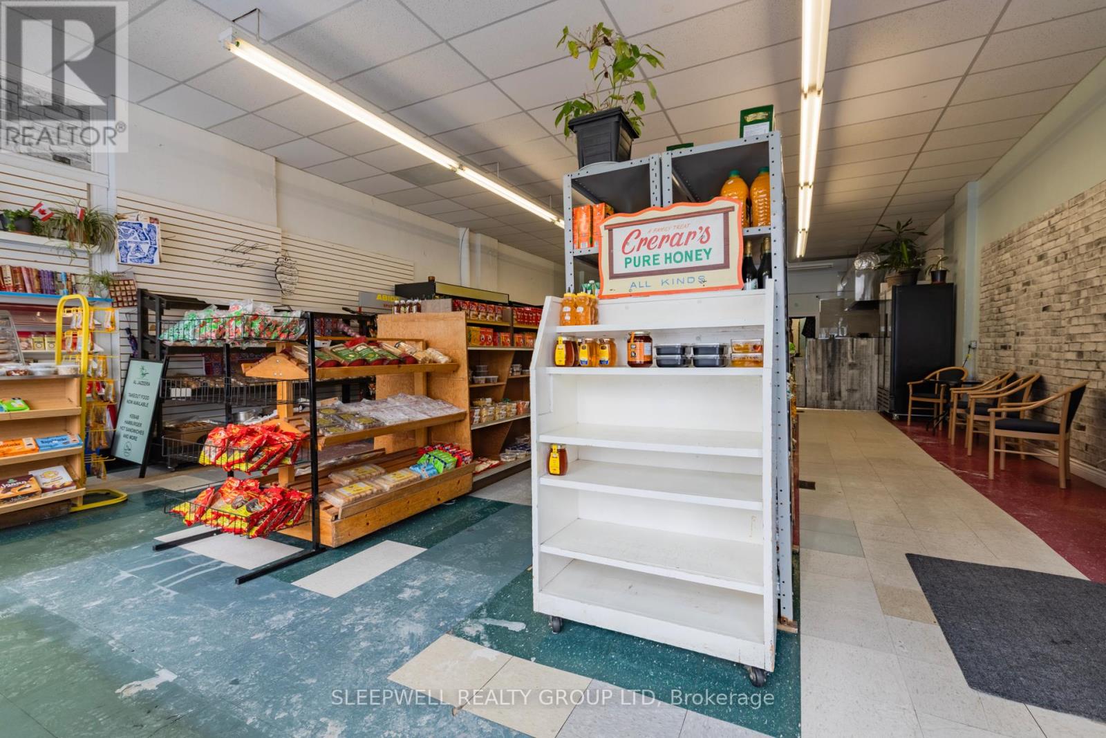 1101 WELLINGTON STREET W