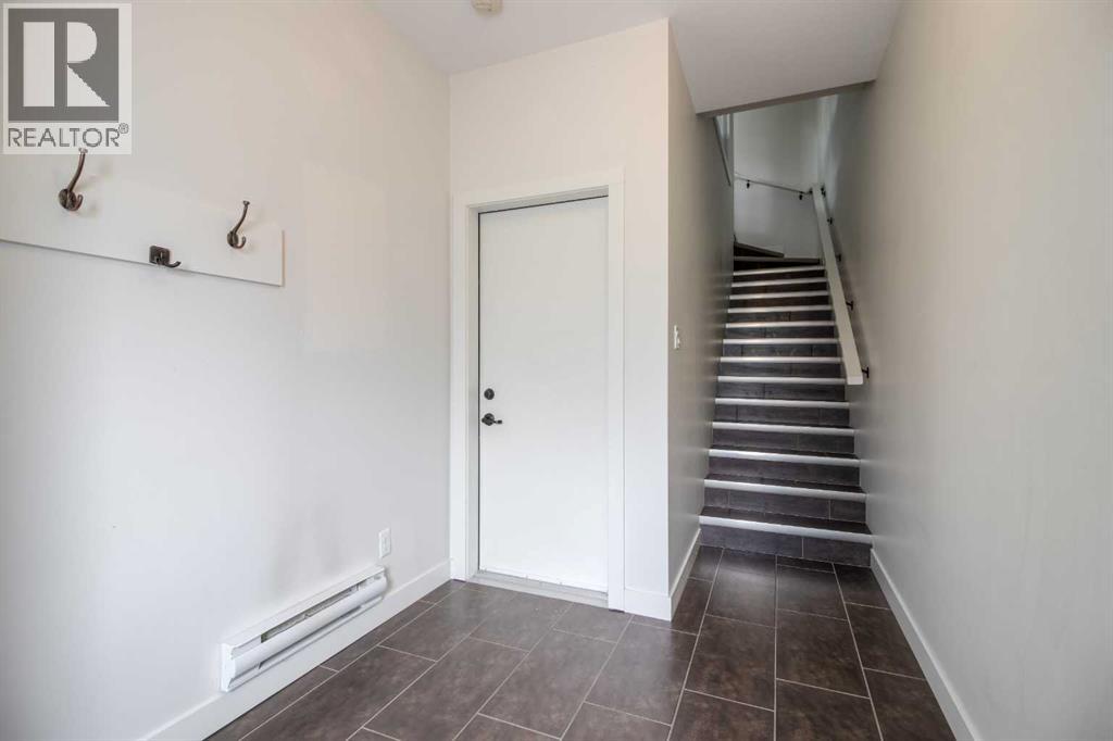 1, 270 Couleesprings Terrace S