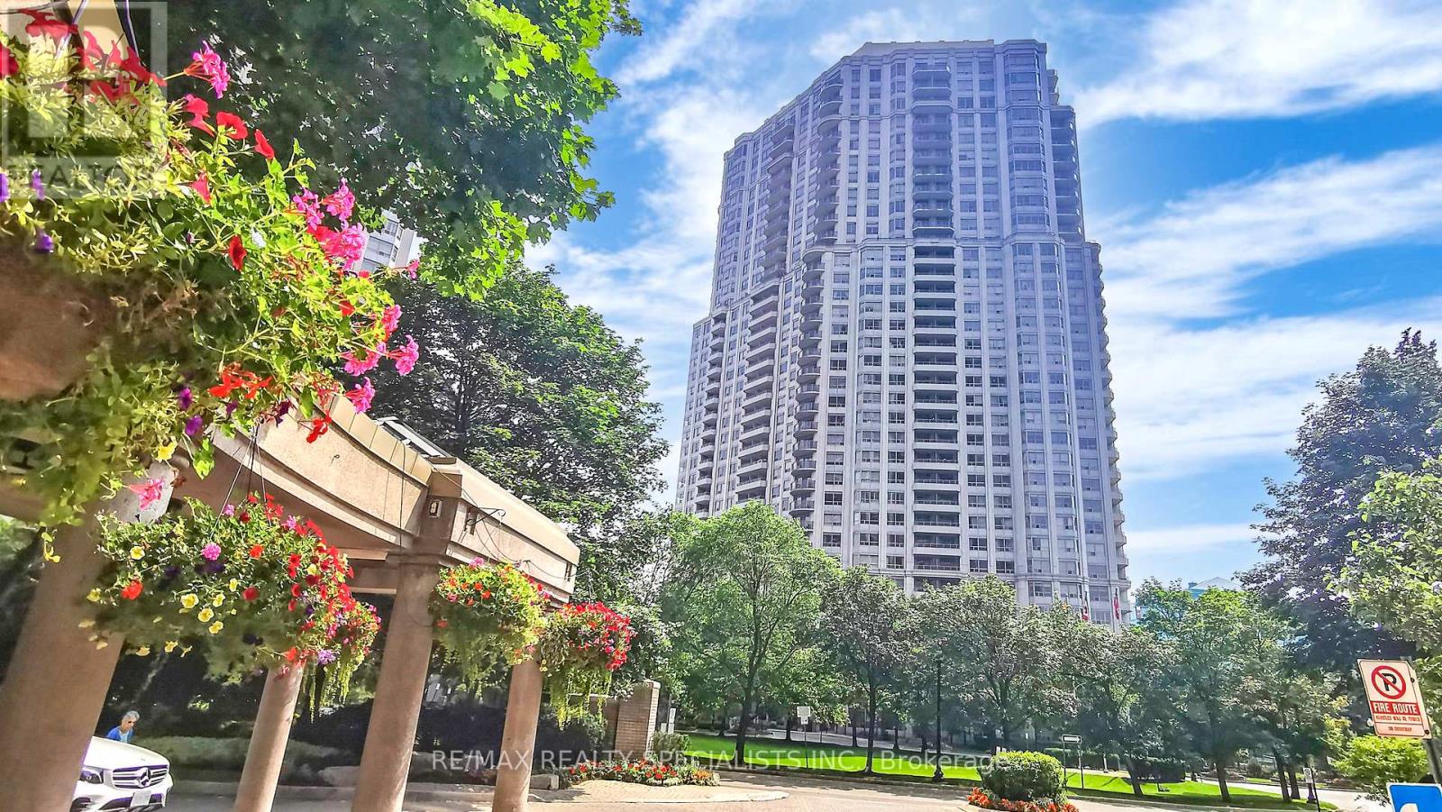221 - 25 KINGSBRIDGE GARDEN CIRCLE