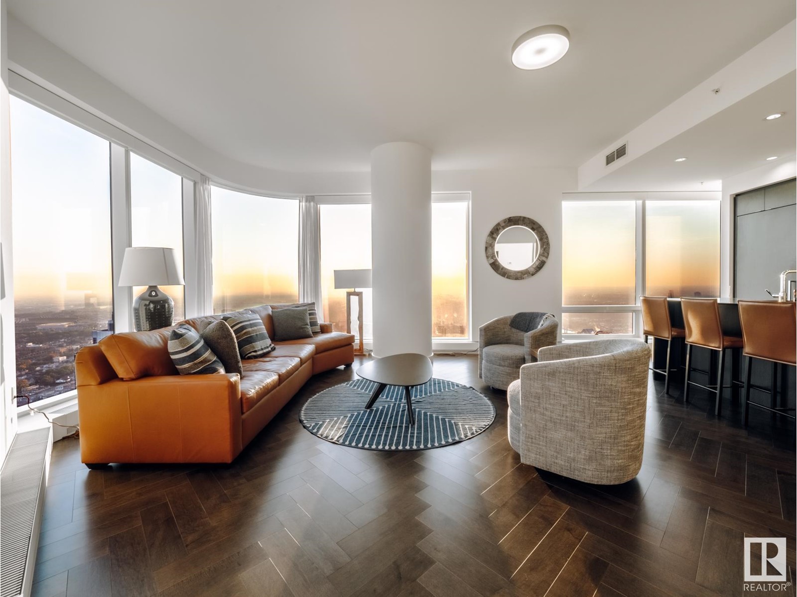 #4402 10360 102 ST NW