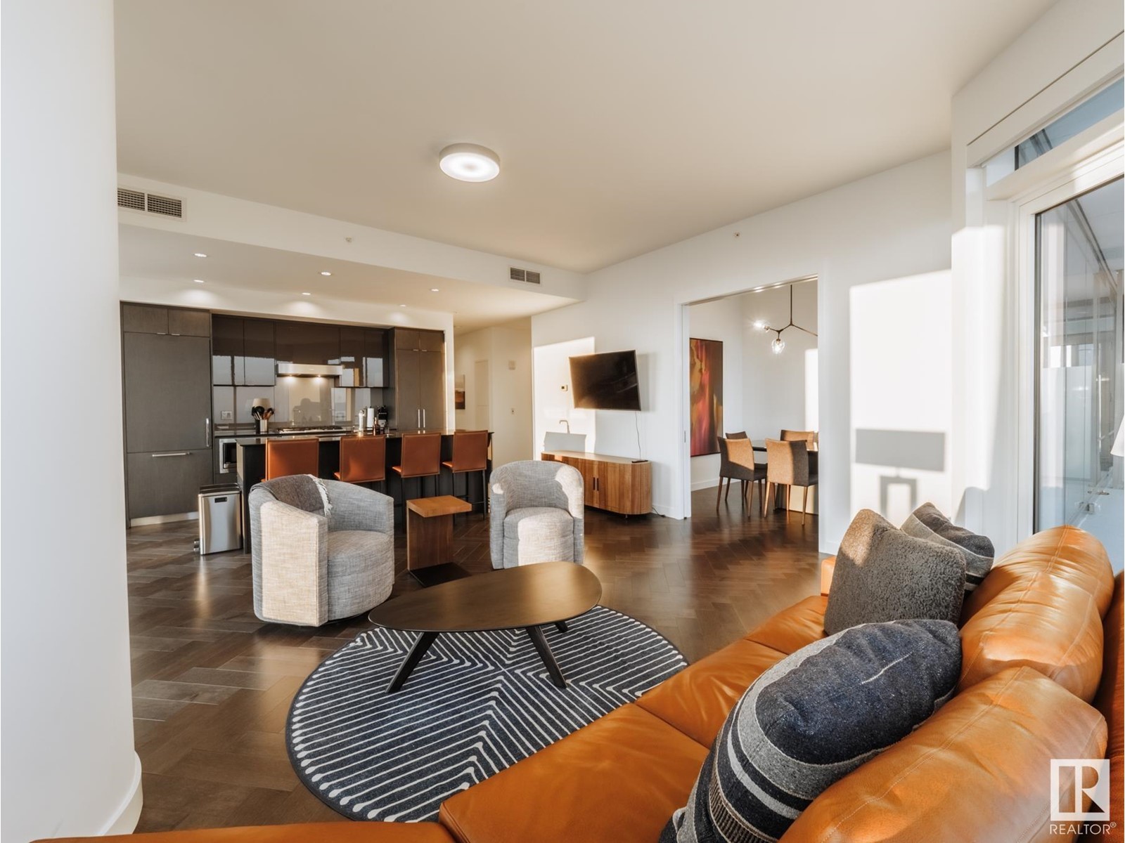 #4402 10360 102 ST NW