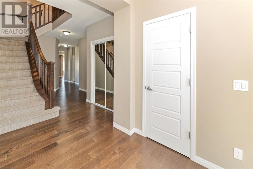 34 Cityscape Bay NE