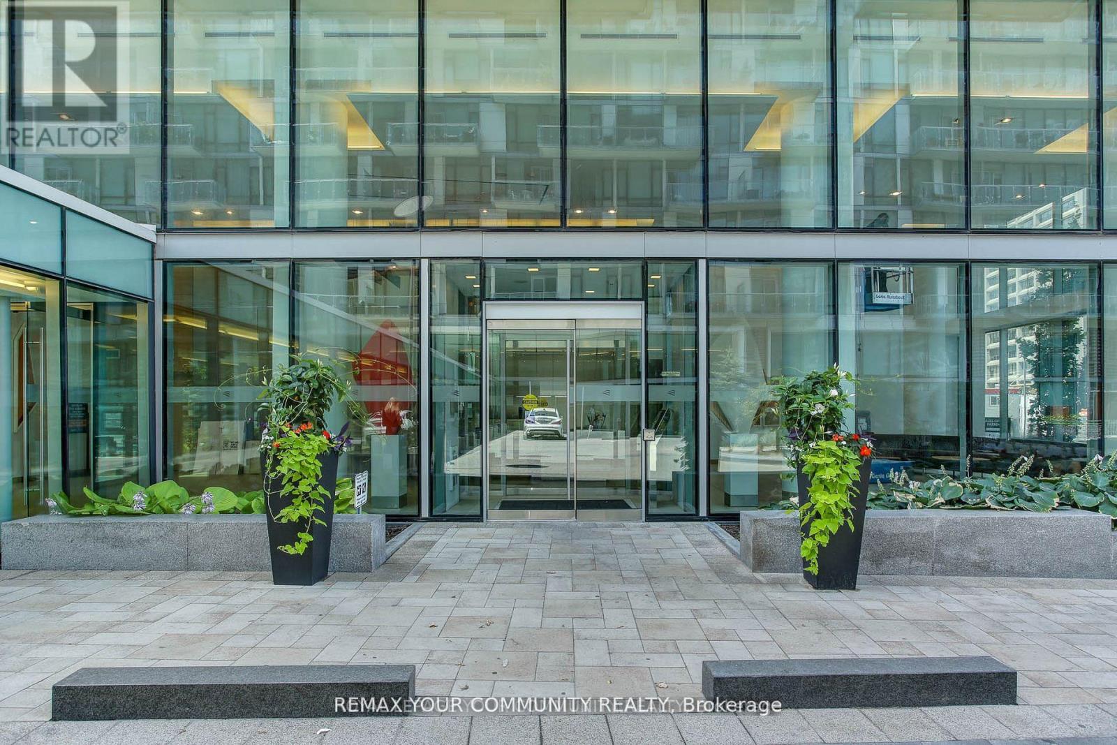 1109 - 39 QUEENS QUAY E