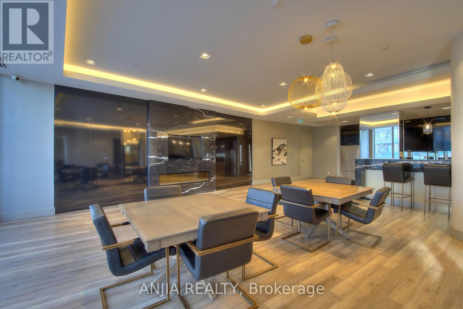 2409 - 38 FOREST MANOR ROAD