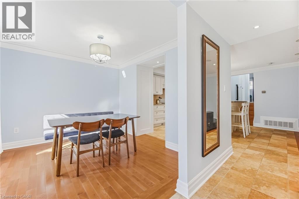 34 LORRAINE Crescent