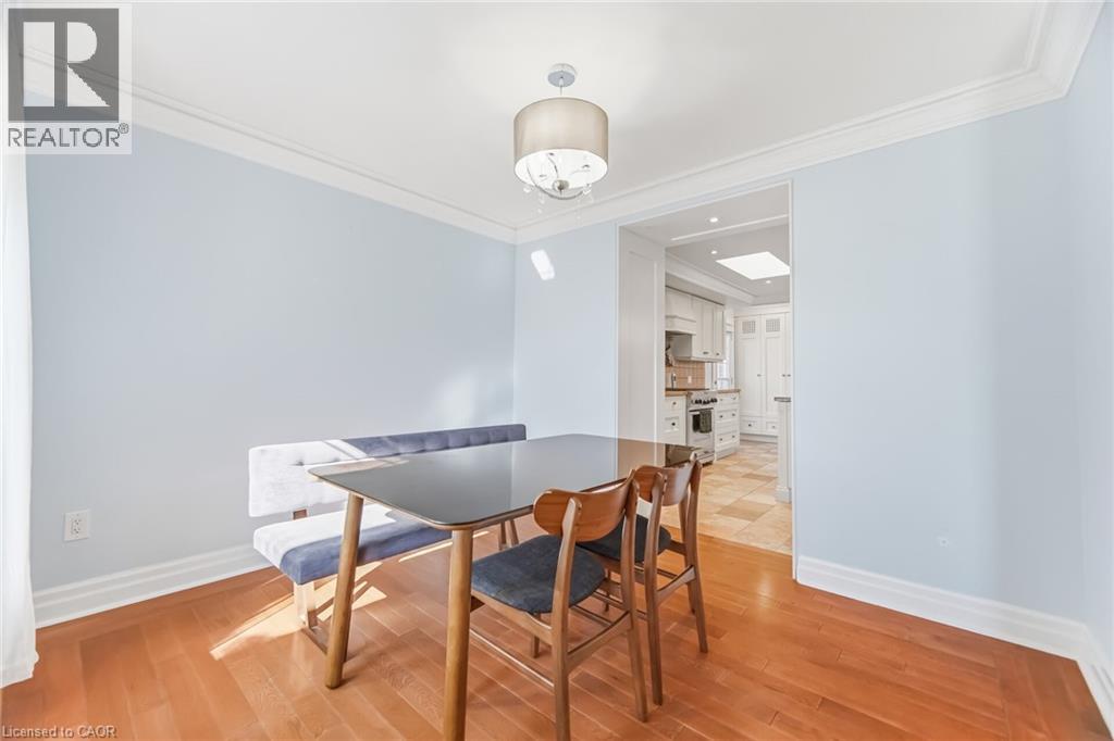 34 LORRAINE Crescent